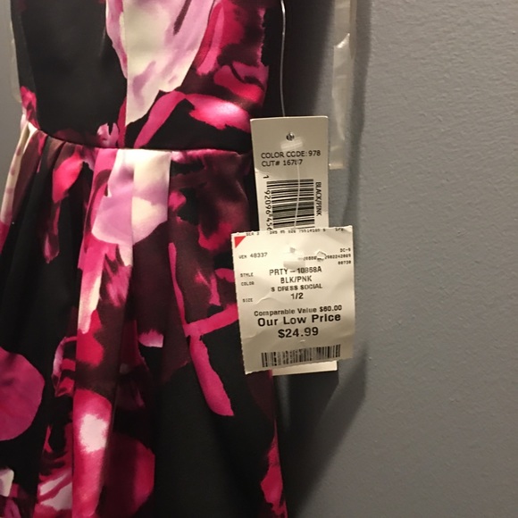 Dress - Picture 6 of 7